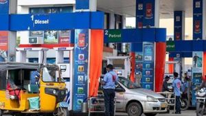 24 மாநிலங்களில் 70,000 பெட்ரோல் பங்க் உரிமையாளர்கள் இன்று போராட்டம்: ரீடெயில் விற்பனை பாதிக்குமா? 