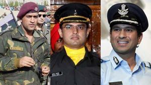 இந்திய ராணுவத்தில் இத்தனை பிரபலங்களா..?! யார் யார் இருக்காங்க பாருங்க! 