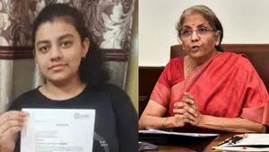 10ஆம் வகுப்பு மாணவிக்கு எல்ஐசி நோட்டீஸ்.. களத்தில் இறங்கிய நிர்மலா சீதாராமன்.. என்ன நடந்தது..? 