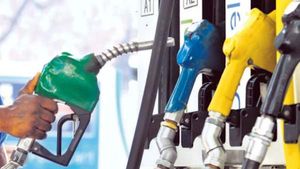 பெட்ரோலில் எத்தனால் கலப்பு: 5 மாதங்களுக்கு முன்பே இலக்கை எட்டிய இந்தியா!