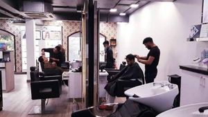 பல மடங்கு வளர்ச்சி காணப்போகும் அழகு துறை.. அழகு நிலையம் அமைப்பது எப்படி? 