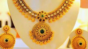  இன்ப அதிர்ச்சி கொடுத்த தங்கம் விலை.. எவ்வளவு குறைஞ்சிருக்கு தெரியுமா?
