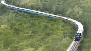 இந்தியாவின் நீளமான ரயில் எது தெரியுமா.. எவ்வளவு கட்டணம்? 