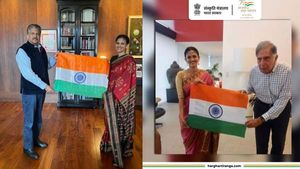 75வது சுதந்திர தின கொண்டாட்டத்தில் ரத்தன் டாடா மற்றும் ஆனந்த் மஹிந்திரா! 