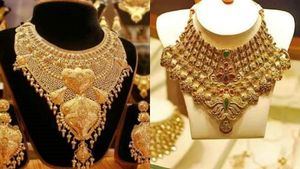 நல்ல சான்ஸ்.. தங்கம் விலை இன்றும் சரிவு..  எவ்வளவு குறைந்திருக்கு தெரியுமா? 