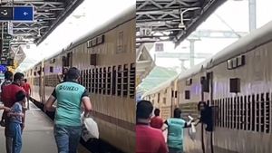 வேலைன்னு வந்துட்டா நா வெள்ளைக்காரன்.. 'டன்சோ' ஊழியரின் சிலிர்க்க வைக்கும் செயல்..! 