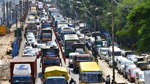 WFH முடிந்தது.. டிராபிக் உச்சம்..! இயல்பு நிலைக்கு திரும்பிய பெங்களூர்..! 
