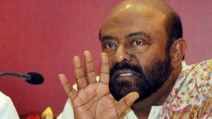 தினம் 3 கோடி நன்கொடை வழங்கும் தமிழர்! 