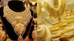 தங்க நகை வாங்க போறீங்களா..? ஏப்ரல் 1 முதல் இனி 'இதை' கேட்டு வாங்க மறக்காதீங்க..! 
