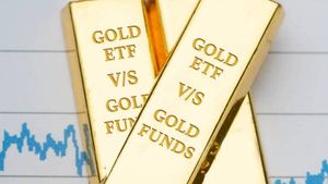 தங்கத்தில் முதலீடு செய்வதற்கு பதில் கோல்ட் ஃபண்ட்களில் முதலீடு செய்யலாமா?
