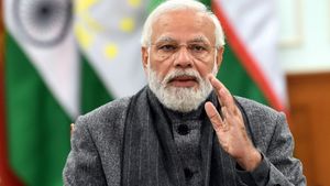Budget 2023: வரியை உயர்த்த மத்திய அரசு முடிவு.. 35 பொருட்கள் லிஸ்ட் ரெடி..!