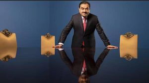 அதானி குழுமத்தின் அஸ்திவாரத்தையே ஆட்டி பார்த்த ஹிண்டர்ன்பர்க்.. 3 நாளில் 29% மதிப்பு சரிவு! 