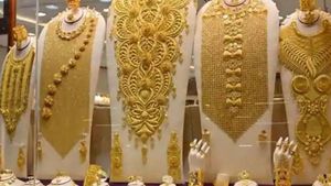 அடி தூள்.. தங்கம் விலை இன்றும் சரிவு.. எவ்வளவு விலை தெரியுமா.. வாங்க சரியான வாய்ப்பா? 