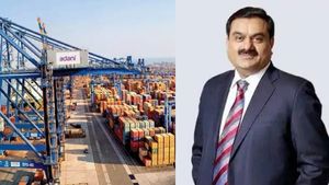 தமிழ்நாட்டில் காலபதித்த அதானி போர்ட்ஸ்.. காரைக்கால் துறைமுகத்தை கைப்பற்றியது அதானி குழுமம்..! 