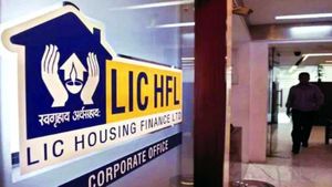 LIC HFL பிக்சட் டெபாசிட் திட்டத்திற்கு வட்டி அதிகரிப்பு.. வங்கி வட்டியை விட இது பெஸ்ட் தான்! 