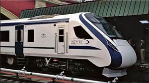  Vande Bharat ரயிலில் புதிய சேவை.. புதுசா Sleeper Class வரபோகுது..!!