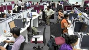 என்னங்க சொல்றீங்க.. ஐடி துறையில் குறைவான ஆட்கள் சேர்ப்பா? ஊழியர்களுக்கு இது சபிக்கப்பட்ட ஆண்டா.. ஷாக்