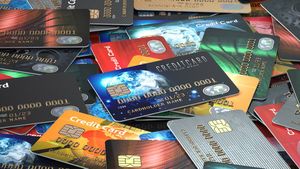 கிரெடிட் கார்டு மீது கூடுதல் வரி.. யாருக்கெல்லாம் பாதிப்பு..? - முழு விபரம் 