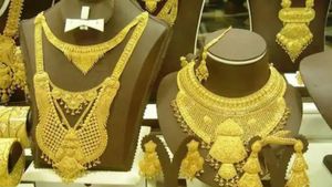 தங்கம் விலை திடீர் உயர்வு.. என்ன நடக்குது..? தங்க நகை இப்போது வாங்கலாமா..? வேண்டாமா..? 