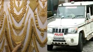 kerala: திருச்சூரில் நகைக்கடையில் 3 கிலோ தங்க நகை கொள்ளை..  ரூ.1.7 கோடி மதிப்பு..!! 