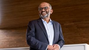 ஆப்பிள் நிறுவன வேலையை விட்டுவிட்டு அமெரிக்காவில் தினமும் 70 லட்சம் சம்பாதிக்கும் இந்தியர்..! 