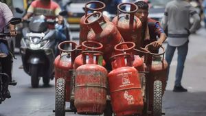 எல்பிஜி சிலிண்டர் வெறும் ரூ.450 மட்டுமே..! எங்க தெரியுமா..? 