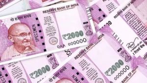 2000 ரூபாய்: இன்றே கடைசி நாள் மக்களே.. ரூ.12000 கோடி யாருக்கிட்ட இருக்கு..?!! 