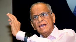 நாராயண மூர்த்தி-ஐ வறுத்தெடுக்கும் நெட்டிசன்.. இளைஞர்கள் சம்பளம் உயருமா..? - வீடியோ 