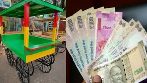 தள்ளுவண்டியில் வியாபாரம்.. மாசத்துக்கு ரூ.4.5 லட்சம் சம்பாதிக்கும் சாலையோர வியாபாரி 