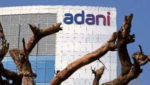 அமெரிக்க அரசு 553 மில்லியன் டாலர் கடனை சும்மா கொடுக்கல.. அதானி குழுமத்திற்குச் சட்டிபிகேட்..!! 