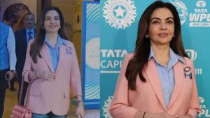 Nita Ambani வைத்திருக்கும் 'இந்த' ஹேண்ட்பேக் விலை என்ன தெரியுமா..?! 
