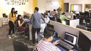 புது வருடம், புது பிரச்சனை உடன் துவங்குகிறது.. உஷாரா இருந்தா அதிர்ஷ்டம் உங்க பக்கம்..!! 