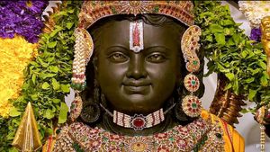 அயோத்தி ராமர் வைரத்தால் ஜொலிக்க.. இந்த ஒரு நகை கடை தான் காரணமாம்..!