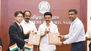 உலகையே திரும்பி பார்க்கவைத்த தமிழ்நாடு.. ஓரே துறையில் 4 வெளிநாட்டு நிறுவனங்களின் மெகா முதலீடு..!! 