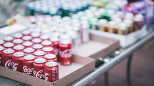 50 ஆண்டுகளாக ஒரு சொட்டு தண்ணீர் குடிக்காமல் வாழும் மனிதர்.. Coca Cola-வுக்கு நல்ல பிராண்டிங்..! 