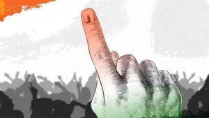 வெளி ஊர்ல இருக்கீங்களா? நீங்களும் ஓட்டு போடலாம்.. எப்படின்னு பாருங்க! 