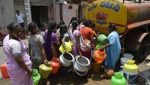 பெங்களூரு தண்ணீர் பிரச்னைக்கு இது தான் தீர்வு.. ஆனா மக்கள் ஏற்க மாட்டேங்கிறாங்க..!
