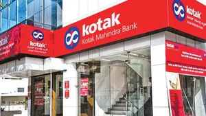 கோடக் மஹிந்திரா பங்குகள் 10 சதவீதம் சரிவு.. முதலீட்டாளர்கள் பெரும் சோகம்.. டார்கெட் விலை குறைந்தது!! 