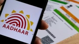  உங்க ஆதார் கார்டுகள் செயலிழக்கப்படுமா? UIDAI வெளியிட்ட முக்கிய தகவல்!