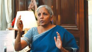 'GST ஏழை மக்களுக்கு உதவுகிறது' - நிர்மலா சீதாராமன் அதிரடி 