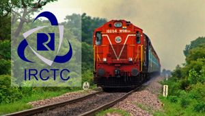 ரயில் விபத்து: IRCTC கொடுக்கும் 35 பைசா ரயில் பயண இன்சூரன்ஸ்.. ஒவ்வொருவருக்கும் முக்கியம்..! 