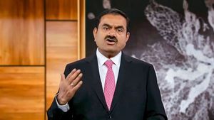 என்னது கௌதம் அதானியோட சம்பளம் இவ்வளவுதானா?..