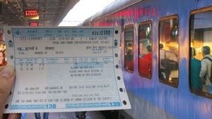 ரயில் பயணிகளுக்கு ஒரு நற்செய்தி! இனி வீட்டிலிருந்த ஓபன் டிக்கெட்களை வாங்கலாம்.. எப்படி..?! 