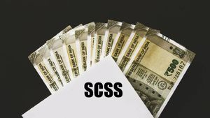 மூத்த குடிமக்கள் சேமிப்பு திட்டத்தில் 5 லட்சம் முதலீடு செய்தால் எவ்வளவு வட்டி கிடைக்கும்?