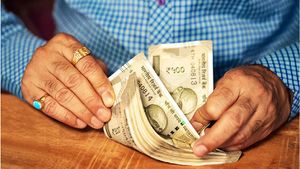  வங்கியில் எவ்வளவு அதிகபட்சம் ரொக்கப்பணத்தை டெபாசிட் செய்யலாம்?