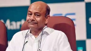 இந்தியா சிமெண்ட்ஸ் பங்குகளை விற்பனை செய்த டி-மார்ட் ஓனர்! அடுத்து என்ன செய்ய போகிறார்..?