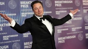 உங்க பேராசைக்கு அளவே இல்லையா? – எலான் மஸ்க்கிற்கு குட்டு வைக்கும் பங்குதாரர்..!