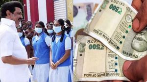  அரசு பள்ளி மாணவர்களுக்கு ரூ. 1000.. அருமையான திட்டத்தை அறிமுகம் செய்த முதல்வர் ஸ்டாலின்!