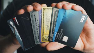  கிரெடிட் கார்டு: கரெக்டா யூஸ் பண்ணா செம லாபம்.. கிரெடிட் கார்டு பயனாளர்களுக்கு நச்சுனு 4 டிப்ஸ்!