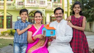  பிரதம மந்திரி வீட்டு வசதி திட்டத்தின் கீழ் கட்டப்படும் வீடுகளில் எத்தனை அறைகள் இருக்க வேண்டும்? 